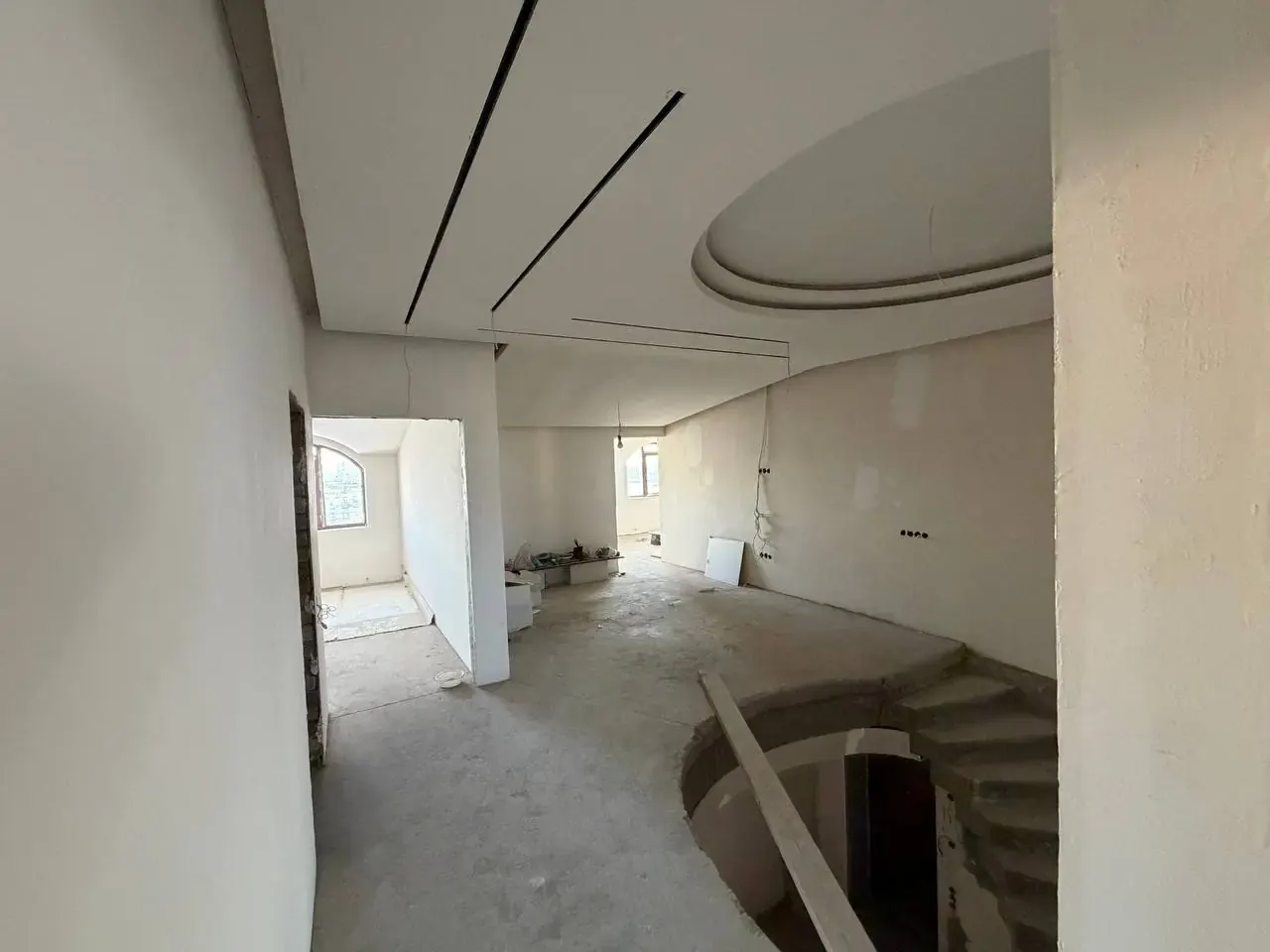 Sotiladi 6 xonali kvartira, 200 m², 7/8 qavat — Yunusobod tumani