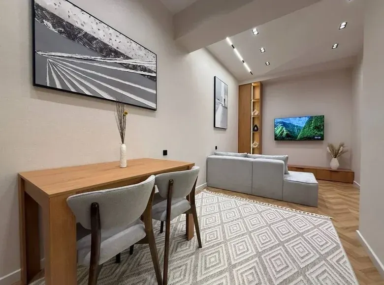 Sotiladi 2 xonali kvartira, 50 m², 1/10 qavat — Mirzo Ulugʻbek tumani