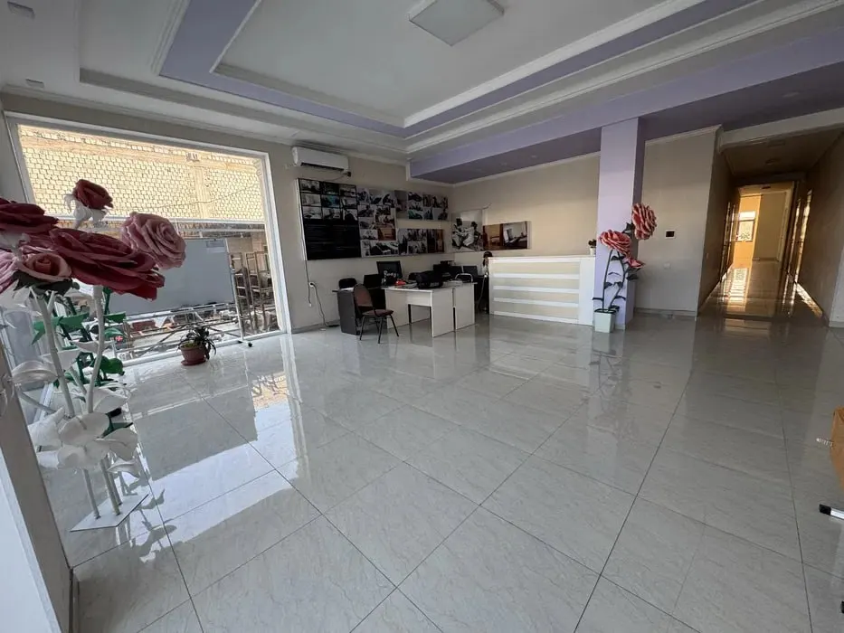 Ижарага берилади тижорат биноси, 1400 м² — Сергели тумани