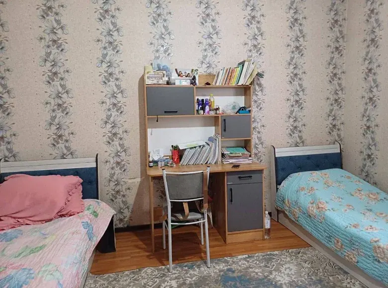 Сотилади 3 хонали квартира, 80 м², 2/2 қават — Мирзо Улуғбек тумани