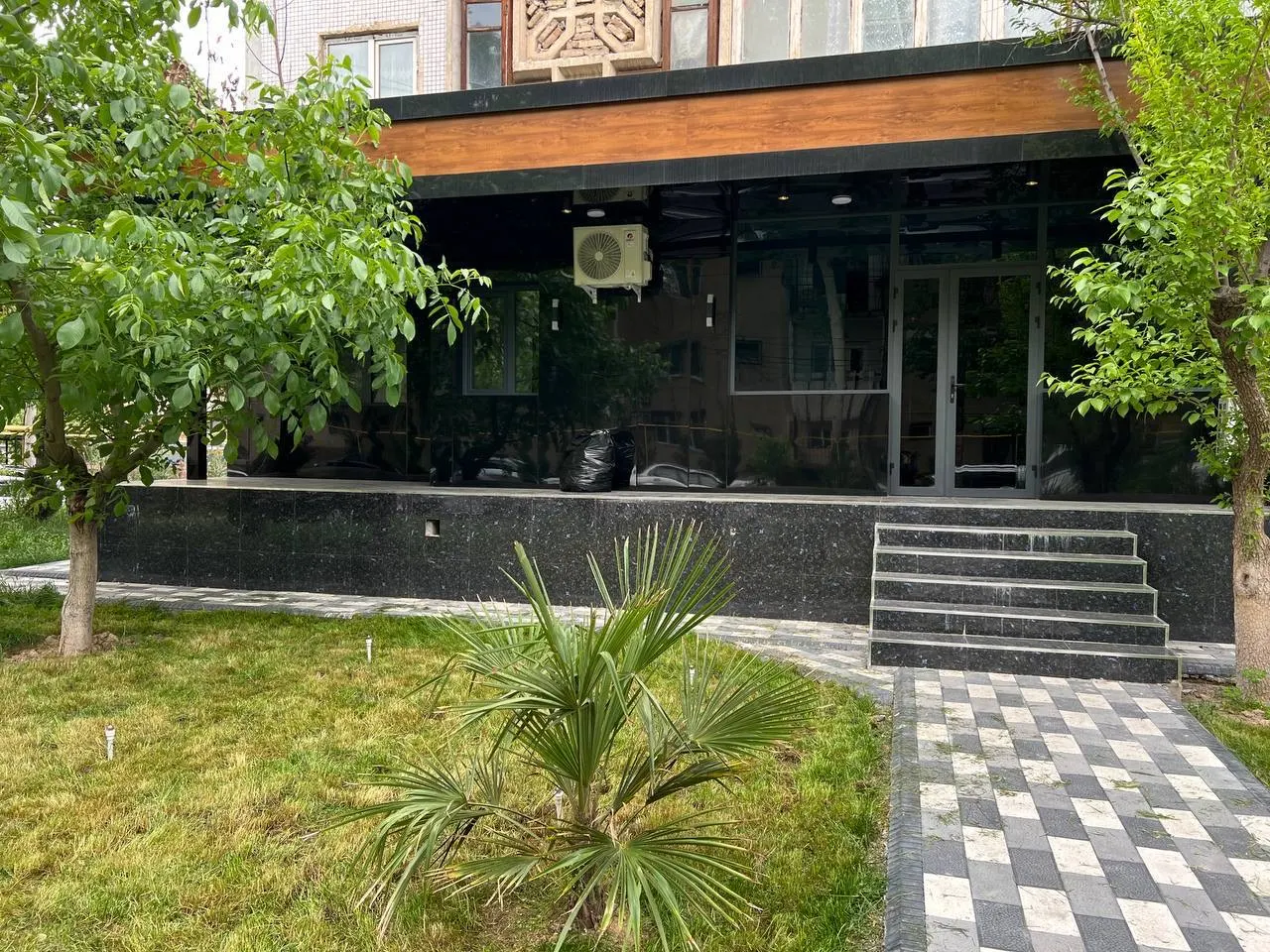 Ijaraga beriladi tijorat binosi, 70 m² — Yakkasaroy tumani