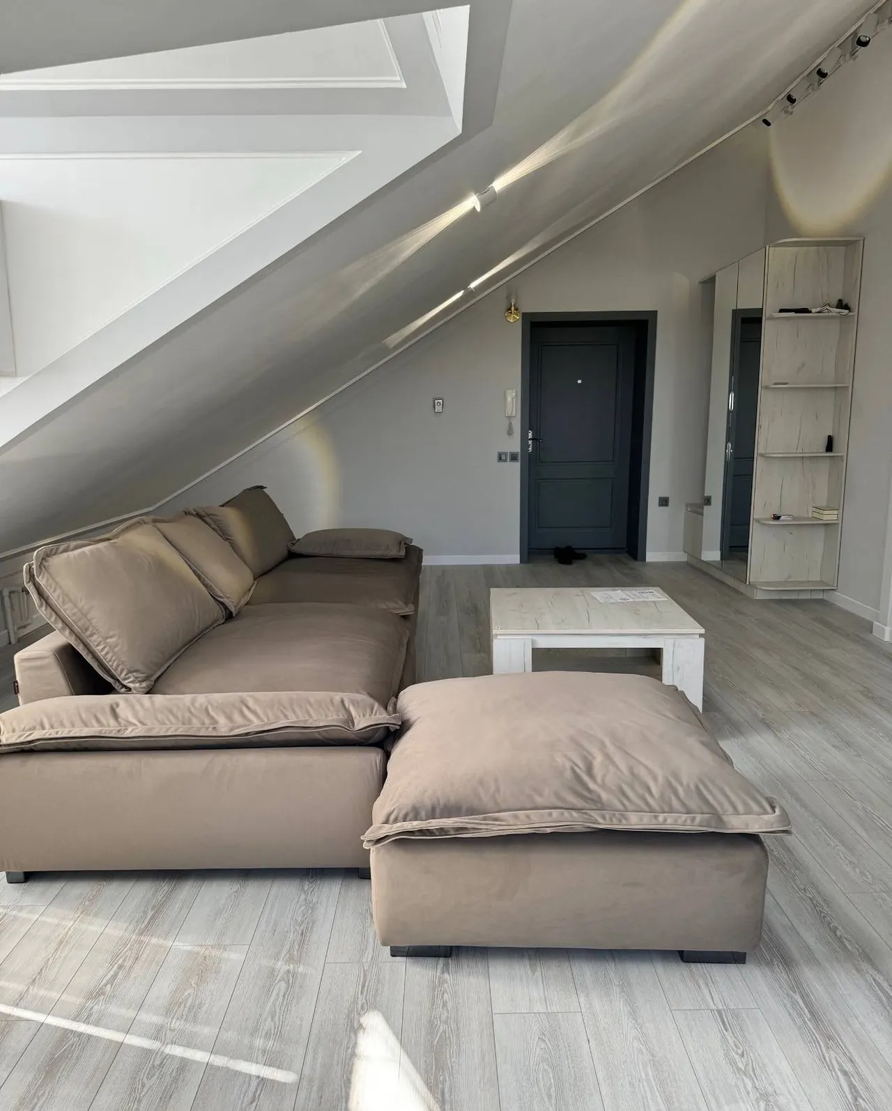 Ijaraga beriladi 2 xonali kvartira, 100 m², 10/10 qavat — Mirobod tumani