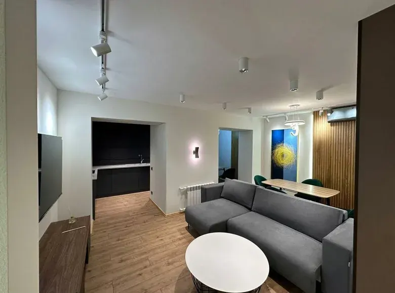 Sotiladi 2 xonali kvartira, 60 m², 2/4 qavat — Mirzo Ulugʻbek tumani