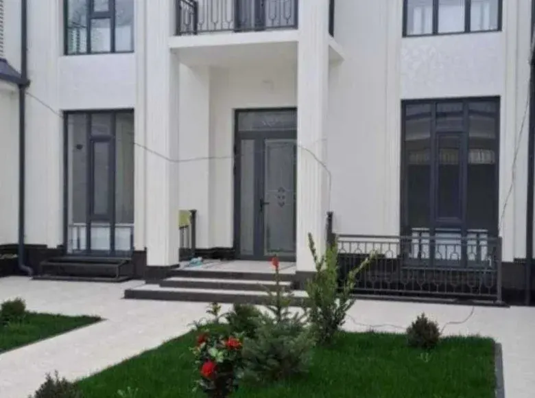 Сотилади 5 хонали ҳовли уй, 2 сотих, 300 м² — Сергели тумани