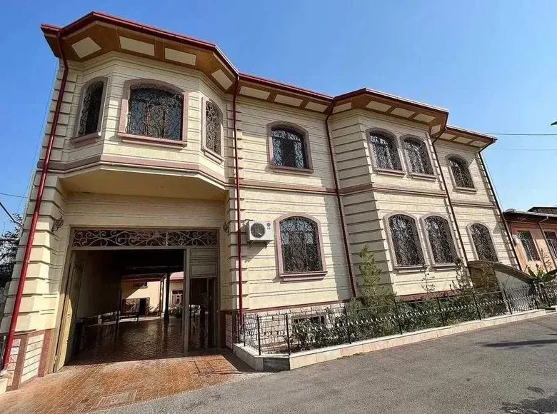 Сотилади 12 хонали ҳовли уй, 10 сотих, 600 м² — Яшнобод тумани