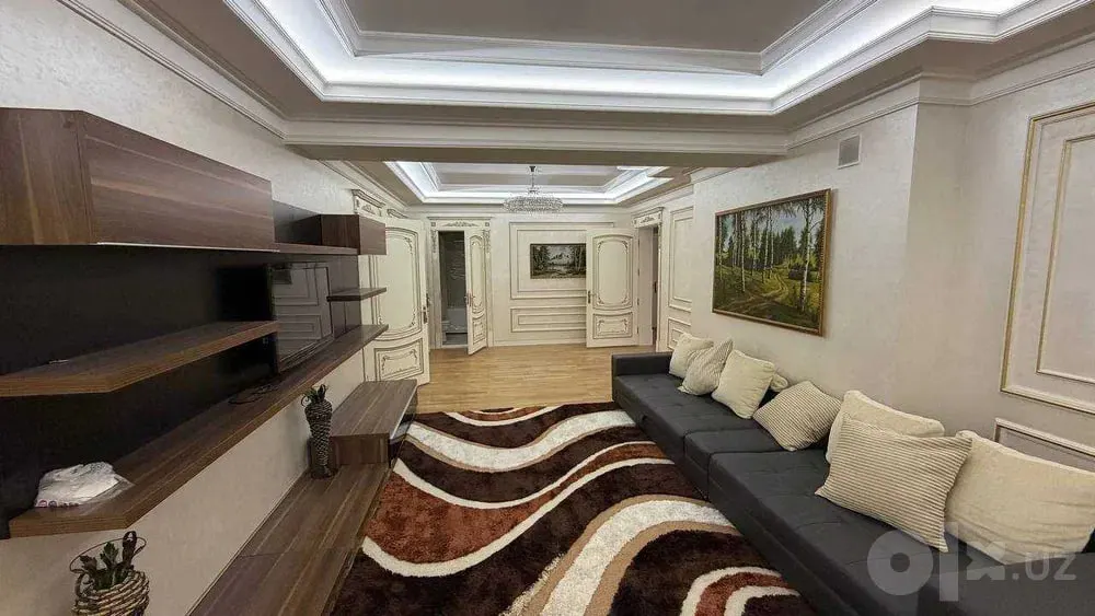 Сдаётся 5-комнатная квартира, 260 м², 3/8 этаж — Мирзо-Улугбекский район