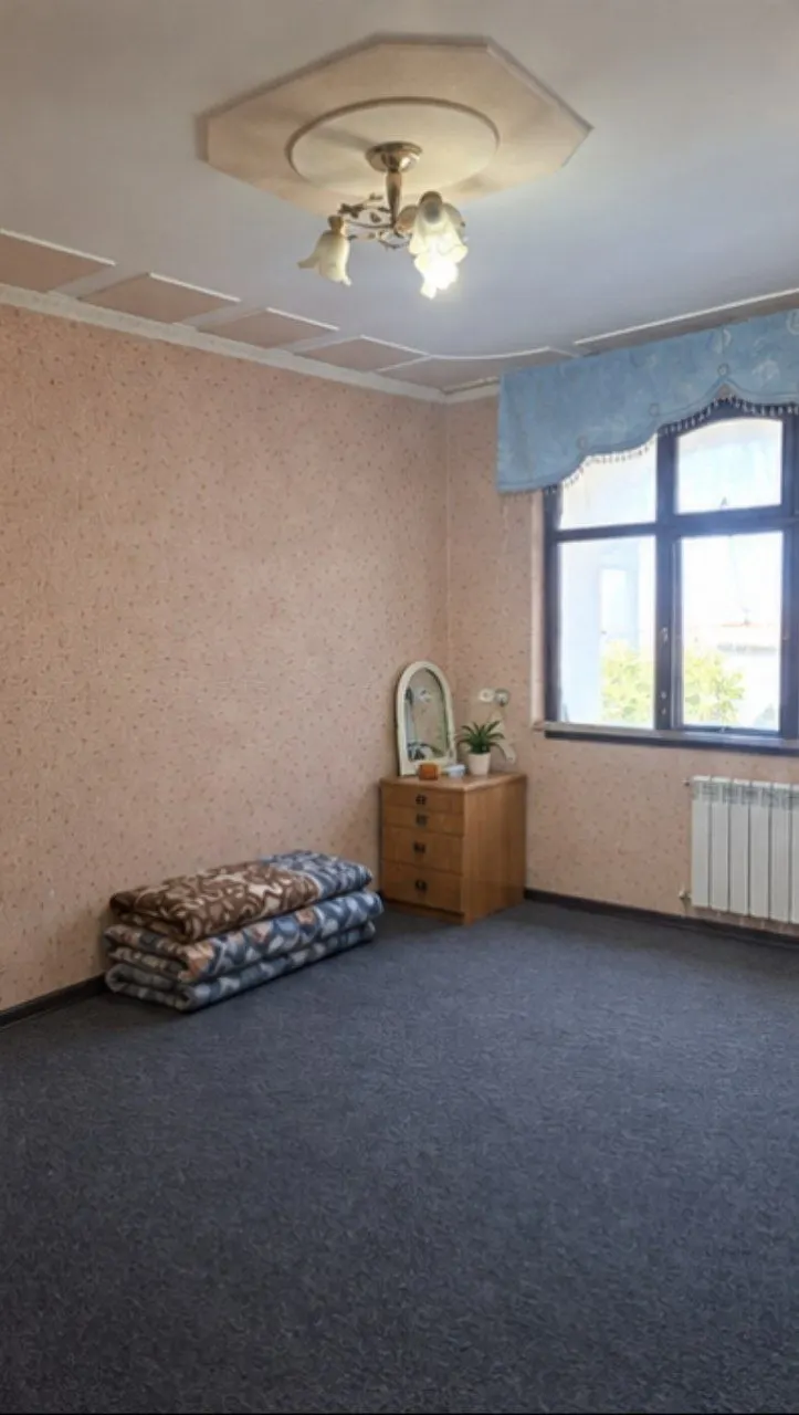 Продаётся 3-комнатная квартира, 68 м², 4/4 этаж — Чиланзарский район