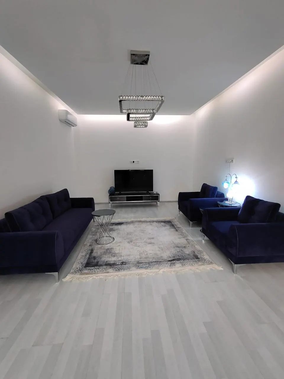 Ижарага берилади 5 хонали ҳовли уй, 3 сотих, 200 м², 2/2 қават — Сергели тумани