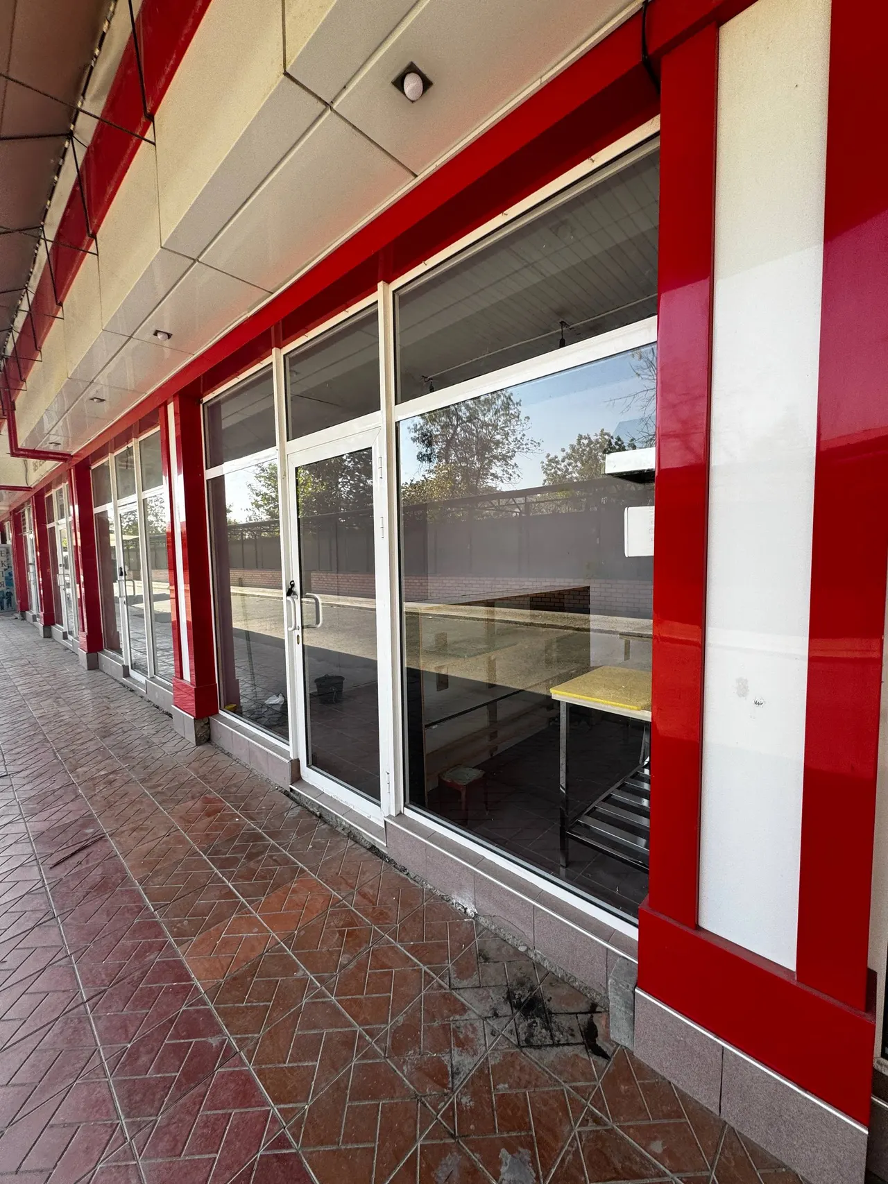 Sotiladi tijorat binosi, 208 m², 3.9 sotix, 1/1 qavat — Yangihayot tumani