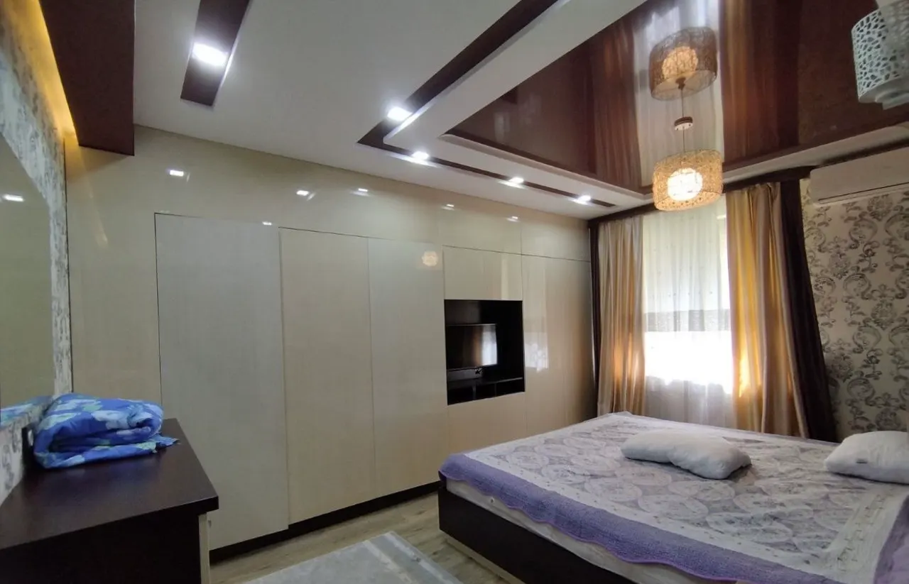 Сдаётся 5-комнатная квартира, 140 м², 2/8 этаж — Юнусабадский район