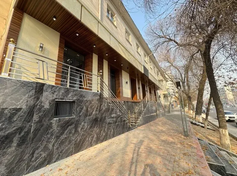 Сотилади тижорат биноси, 100 м² — Яккасарой тумани