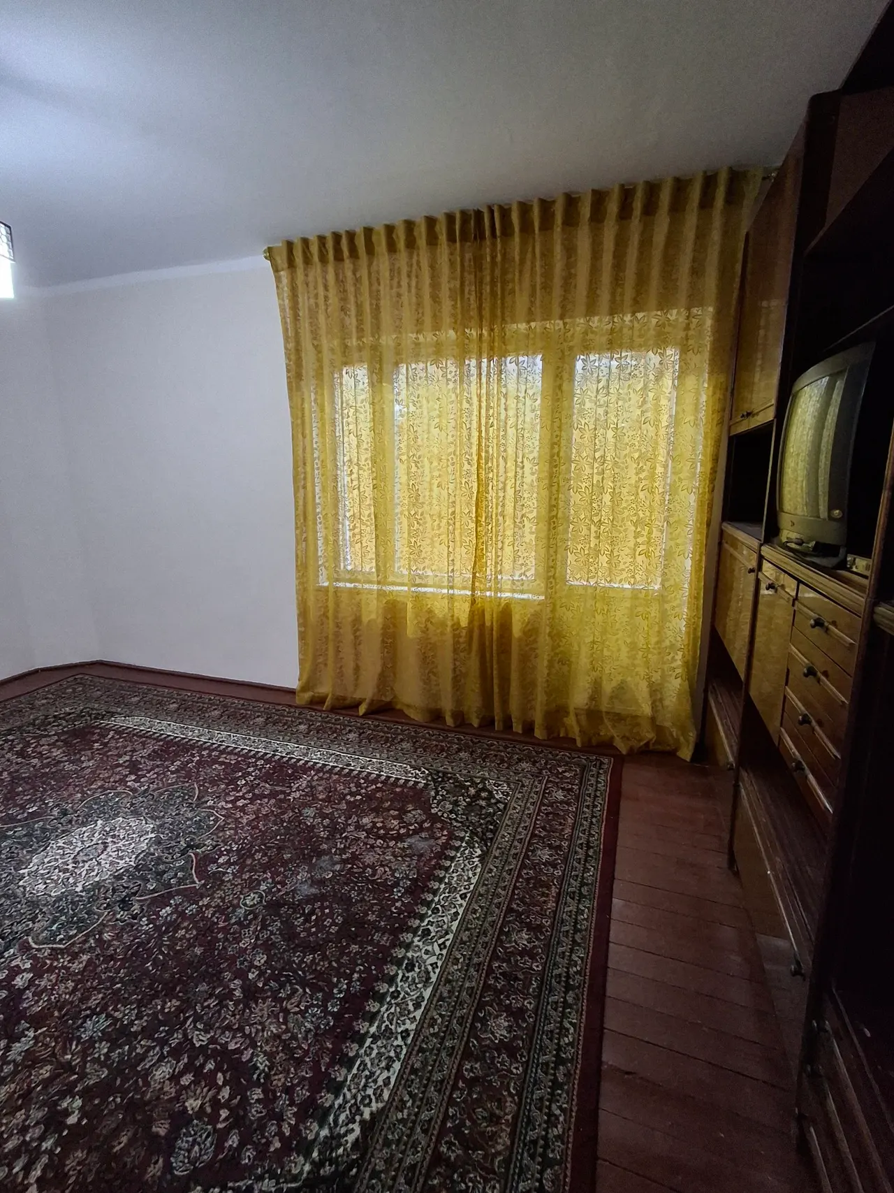Сдаётся 1-комнатная квартира, 45 м², 2/4 этаж — Юнусабадский район