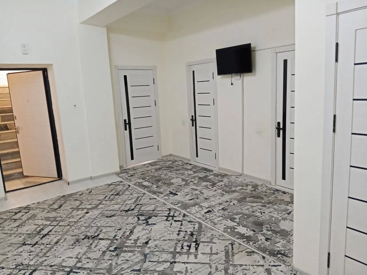 Sotiladi 3 xonali kvartira, 92 m², 1/11 qavat — Mirzo Ulugʻbek tumani
