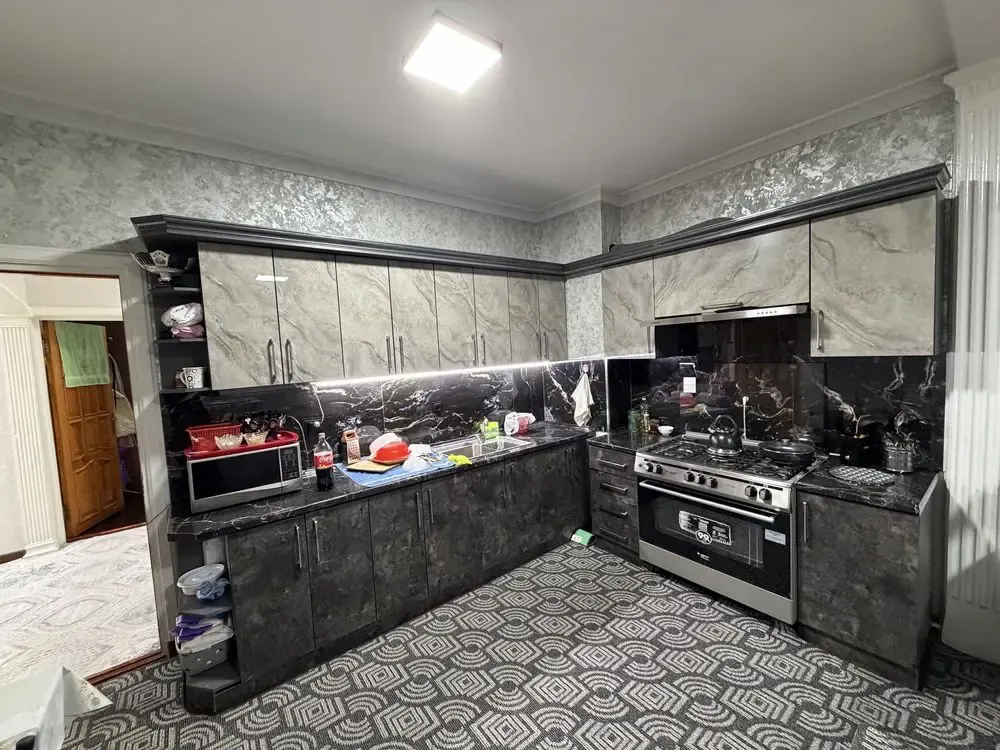 Sotiladi 4 xonali kvartira, 110 m², 6/9 qavat — Olmazor tumani