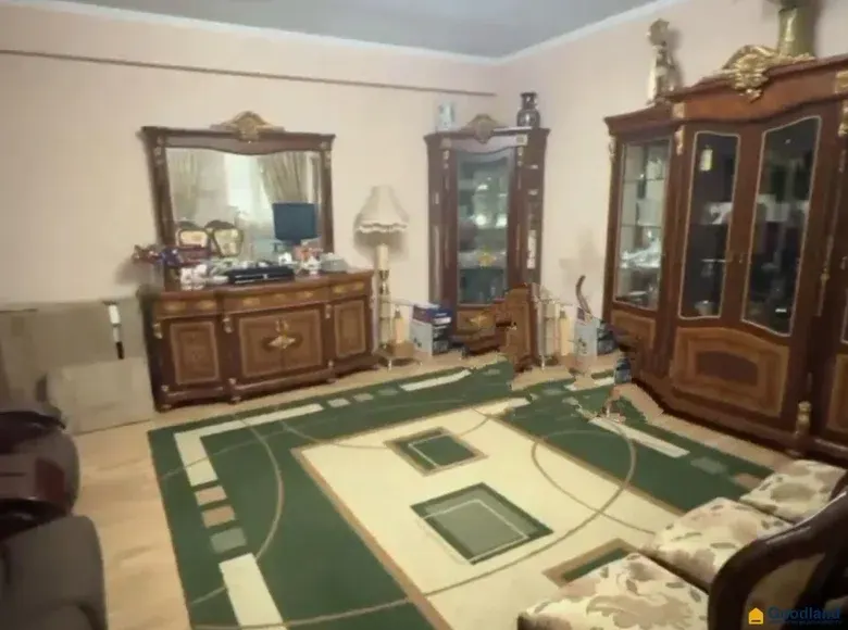 Продаётся 4-комнатная квартира, 125 м², 1/7 этаж — Шайхантахурский район