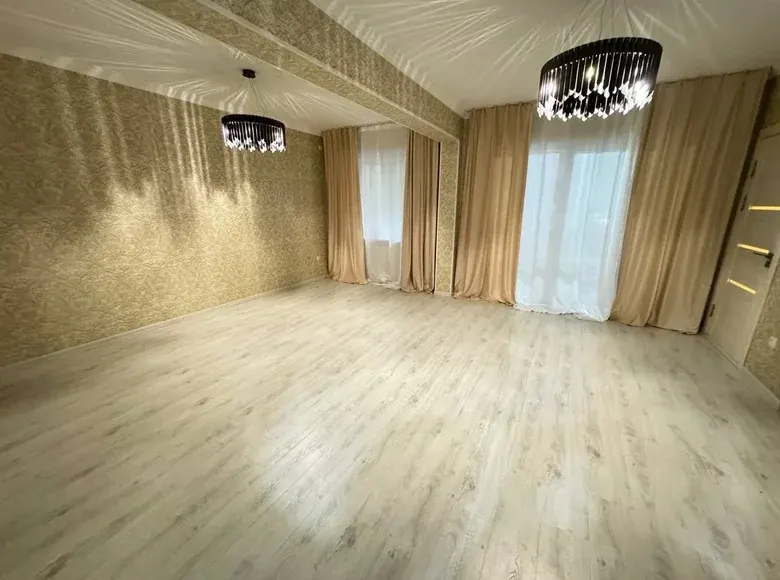 Продаётся 3-комнатная квартира, 92 м², 2/4 этаж — Мирзо-Улугбекский район