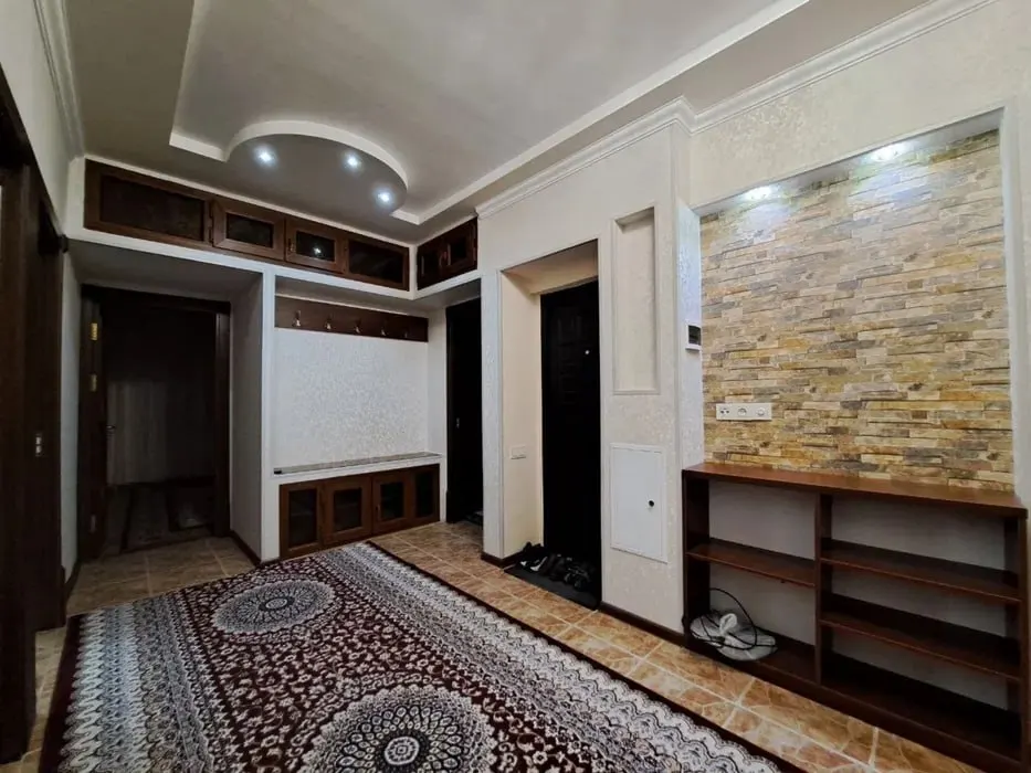 Сдаётся 3-комнатная квартира, 70 м², 1/5 этаж — Алмазарский район