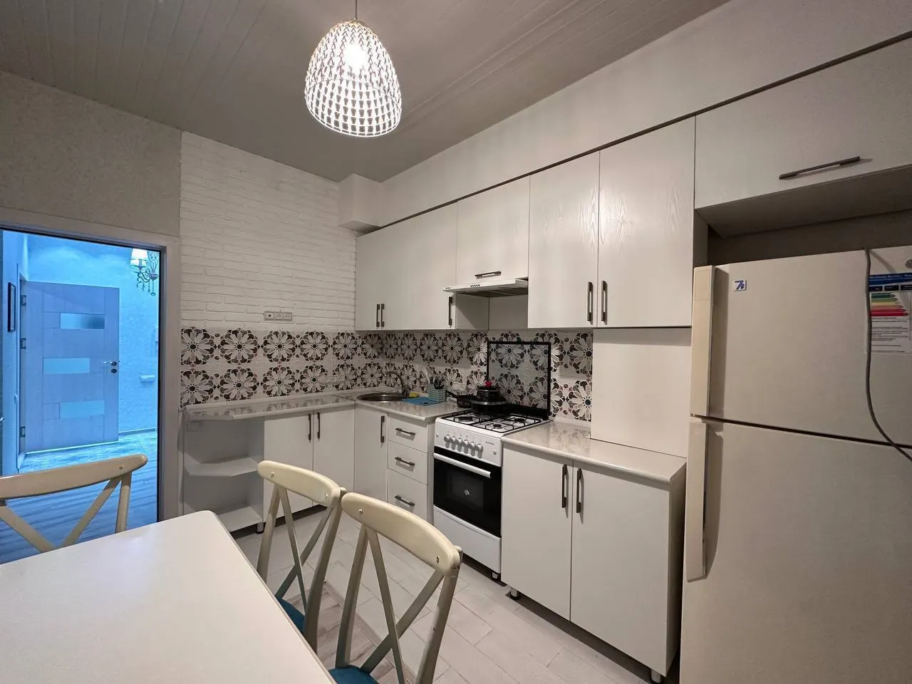 Sotiladi 2 xonali kvartira, 78 m², 3/10 qavat — Yakkasaroy tumani