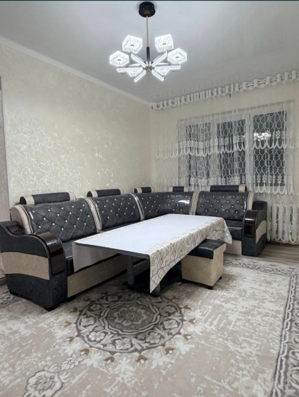 Сдаётся 2-комнатная квартира, 55 м², 3/5 этаж — Юнусабадский район