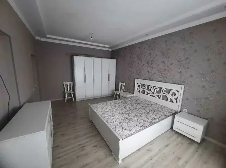 Сдаётся 2-комнатная квартира, 60 м², 3/3 этаж — Сергелийский район