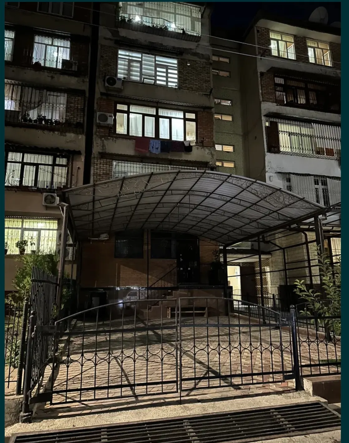 Продаётся 4-комнатная квартира, 95 м², 1/5 этаж — Юнусабадский район