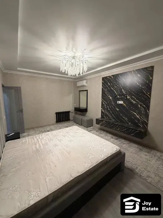 Ижарага берилади 1 хонали квартира, 50 м², 1/4 қават — Янгиҳаёт тумани
