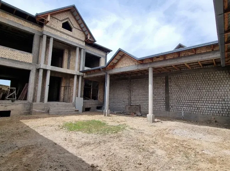 Sotiladi 6 xonali hovli uy, 4 sotix, 395 m², 1/2 qavat — Qibray tumani