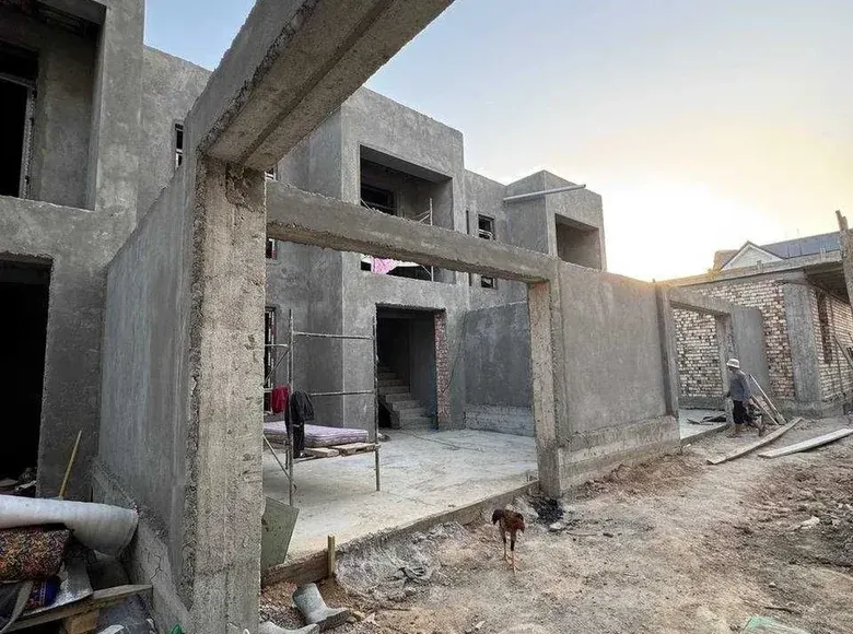 Sotiladi 5 xonali hovli uy, 1.6 sotix, 160 m² — Sergeli tumani