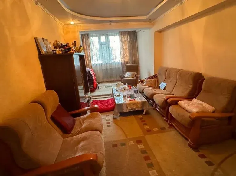 Продаётся 3-комнатная квартира, 70 м², 4/4 этаж — Юнусабадский район