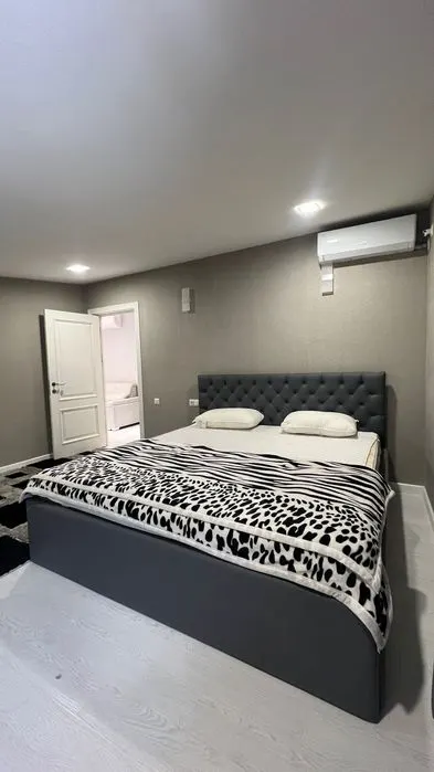 Ijaraga beriladi 3 xonali kvartira, 100 m², 3/7 qavat — Yakkasaroy tumani
