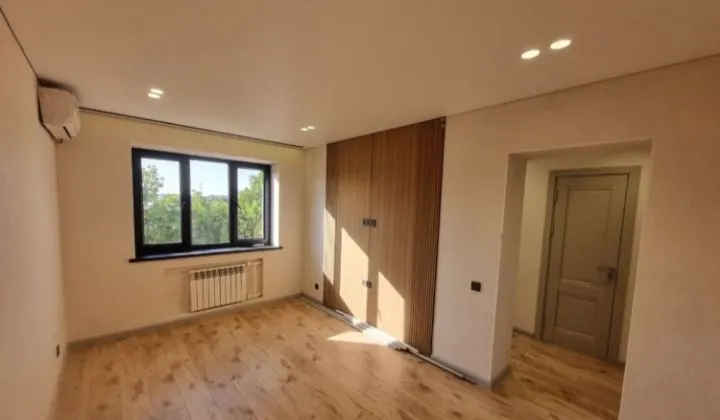 Продаётся 1-комнатная квартира, 28 м², 5/5 этаж — Юнусабадский район
