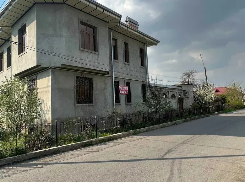 Сотилади 10 хонали ҳовли уй, 700 м² — Яшнобод тумани