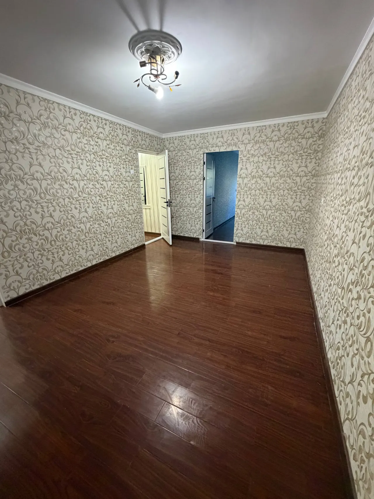 Sotiladi 2 xonali kvartira, 52 m², 2/4 qavat — Mirobod tumani
