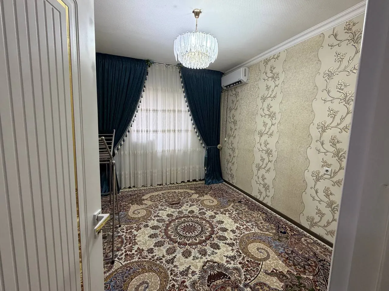 Sotiladi 3 xonali kvartira, 57 m², 4/7 qavat — Yangihayot tumani