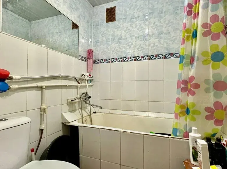 Продаётся 3-комнатная квартира, 65 м², 3/4 этаж — Фергана