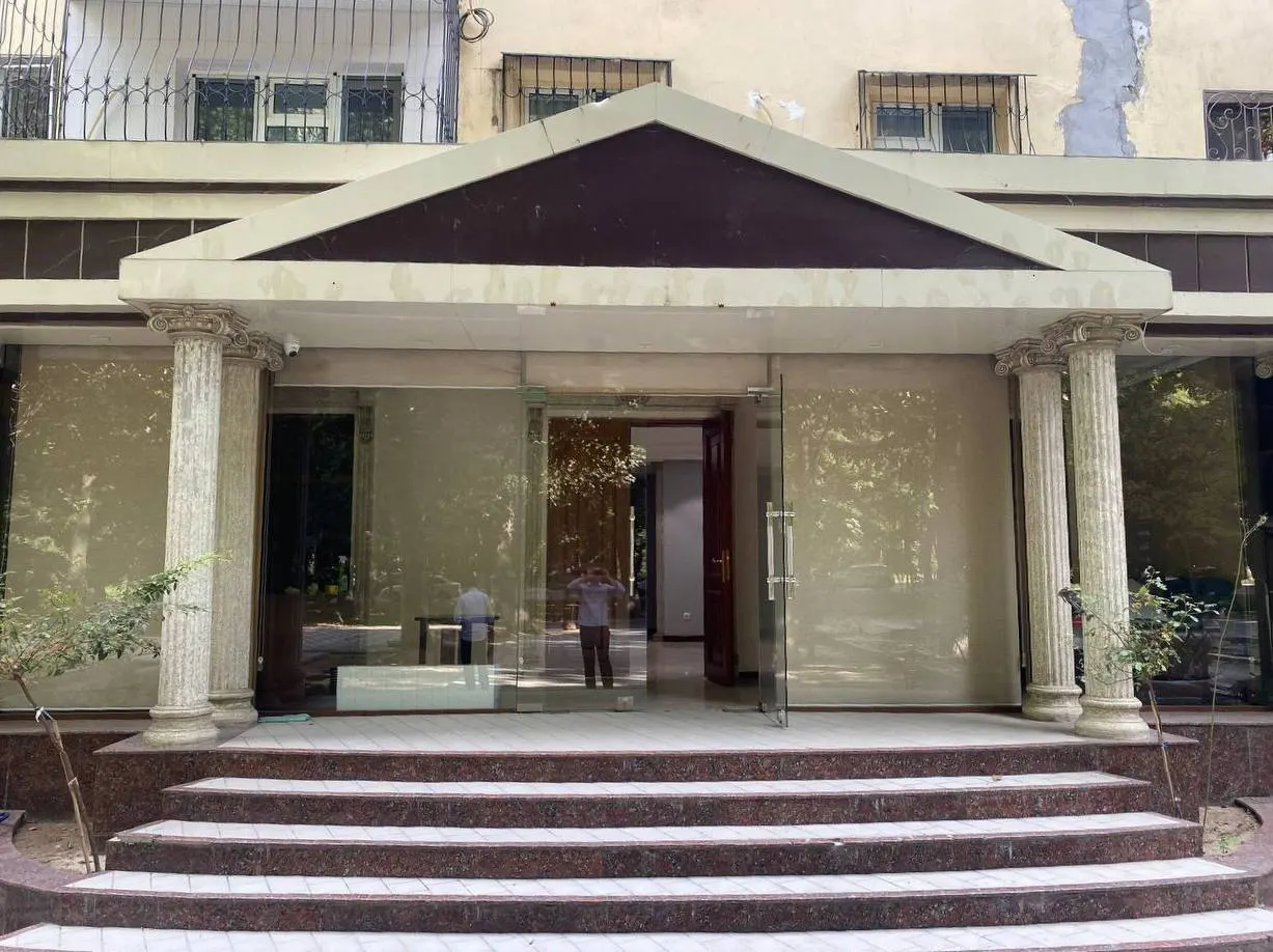 Sotiladi tijorat binosi, 120 m², 1/4 qavat — Yunusobod tumani