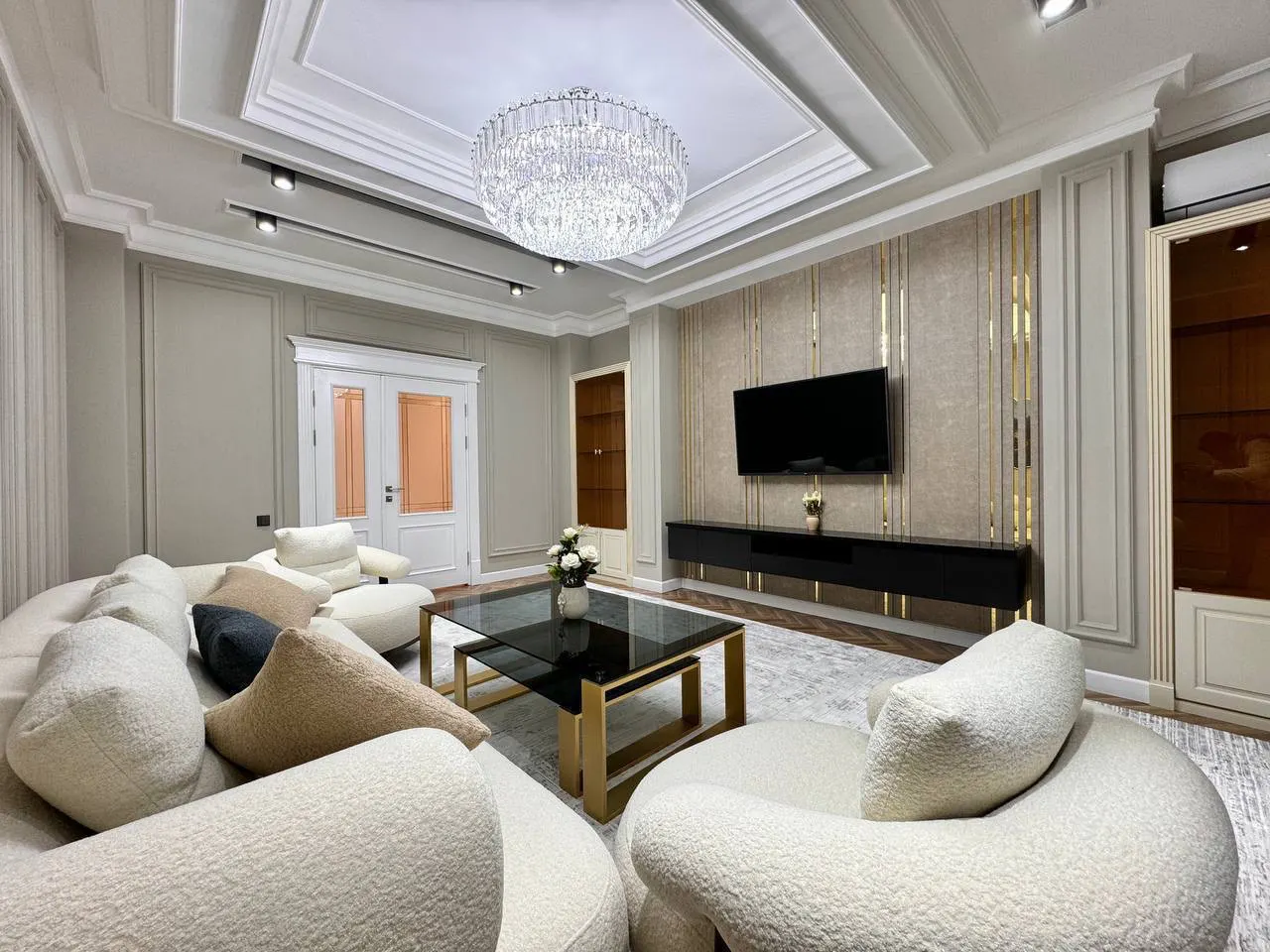Ижарага берилади 4 хонали квартира, 140 м², 3/8 қават — Миробод тумани