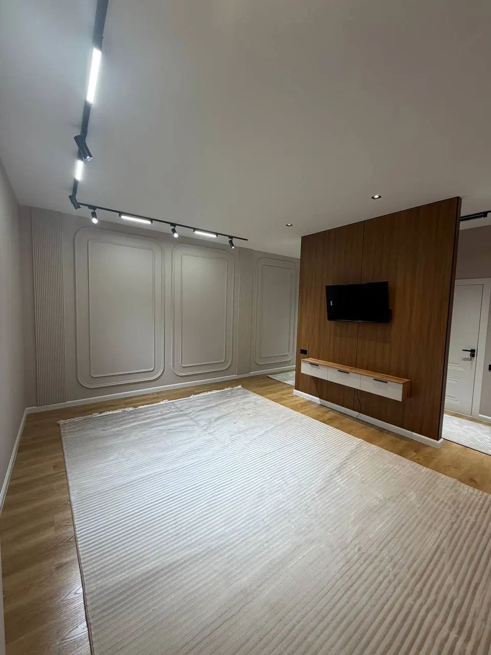 Продаётся 2-комнатная квартира, 65 м², 2/10 этаж — Юнусабадский район
