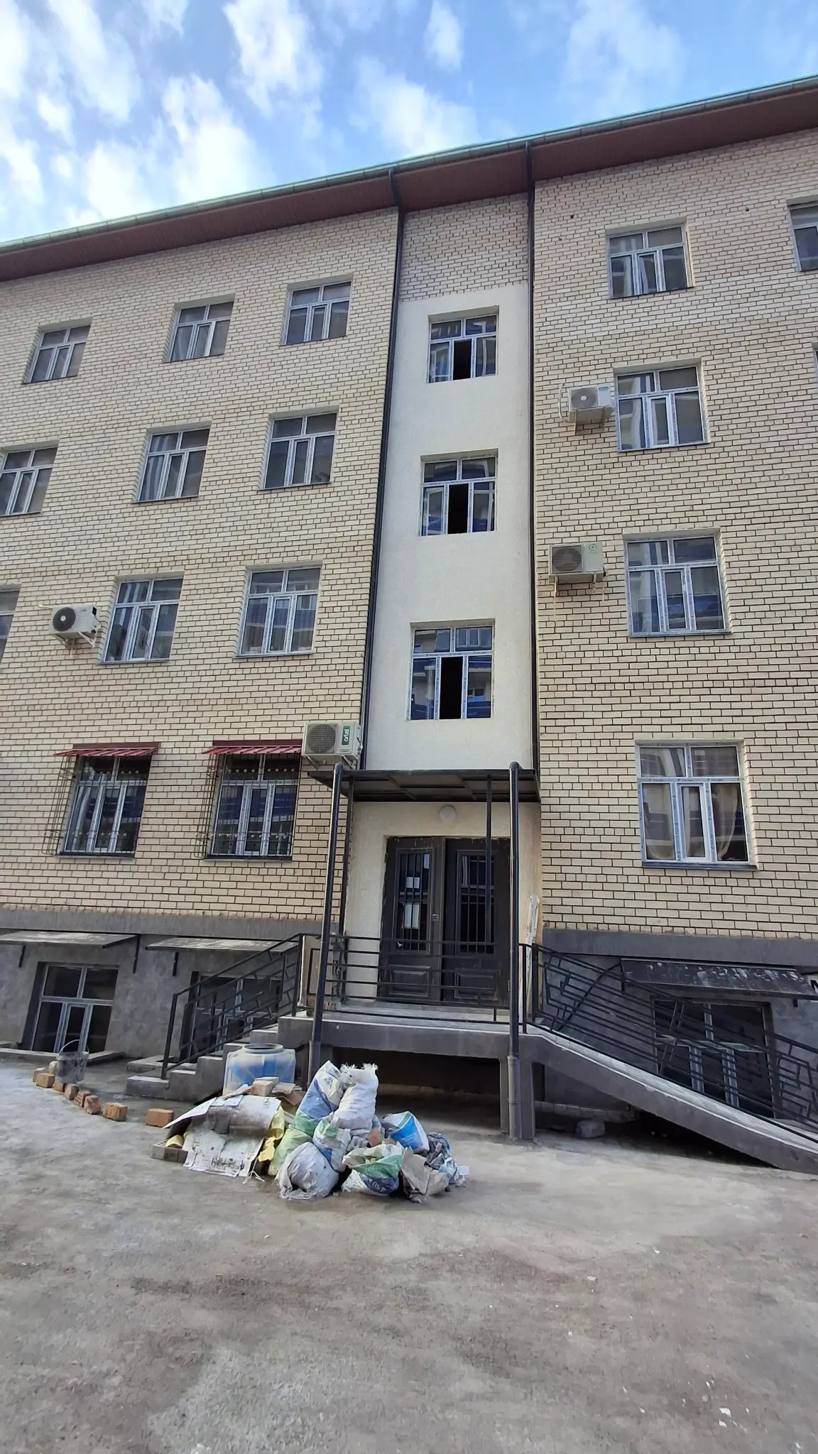 Сотилади 2 хонали квартира, 55 м², 4/4 қават — Қибрай тумани