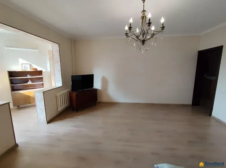 Продаётся 3-комнатная квартира, 94 м², 3/9 этаж — Юнусабадский район