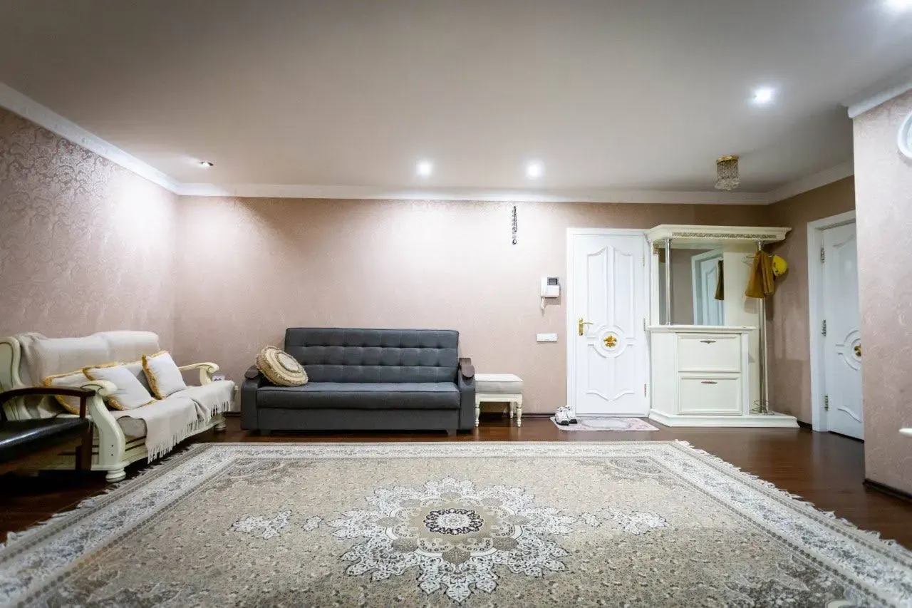 Продаётся 4-комнатная квартира, 87 м², 4/4 этаж — Юнусабадский район