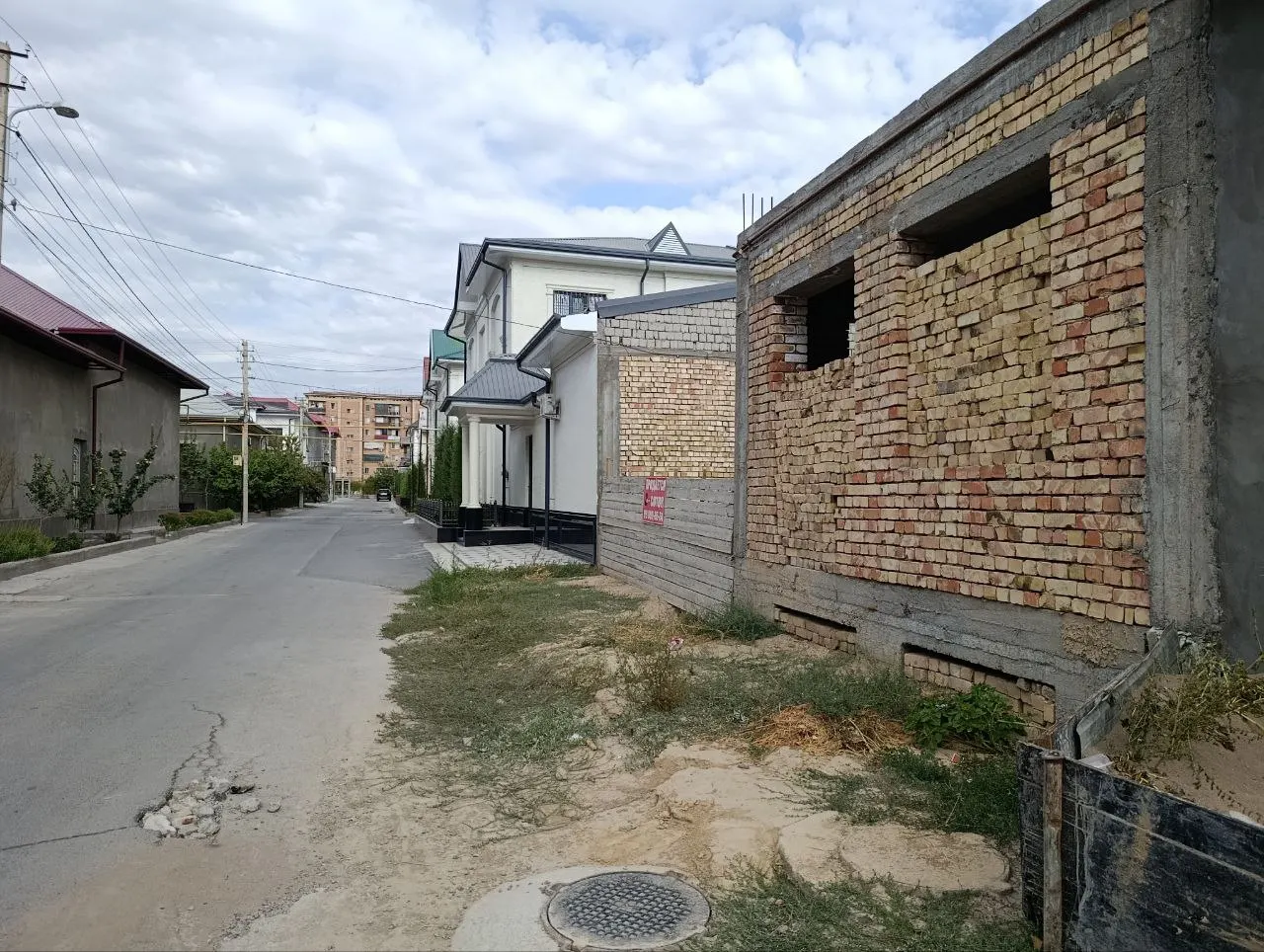 Sotiladi 5 xonali hovli uy, 200 m² — Sergeli tumani