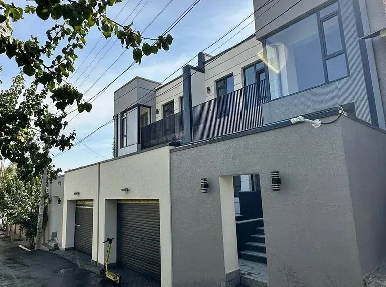 Сотилади ҳовли уй, 3.2 сотих, 560 м² — Мирзо Улуғбек тумани