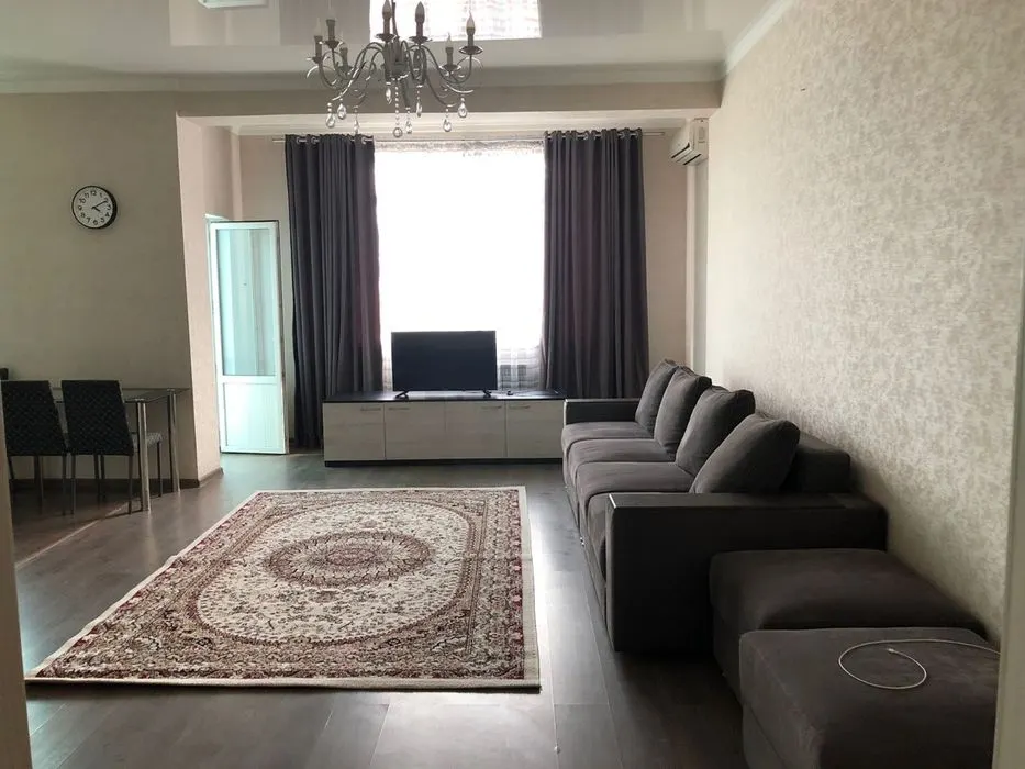 Сдаётся 3-комнатная квартира, 92 м², 1/5 этаж — Шайхантахурский район