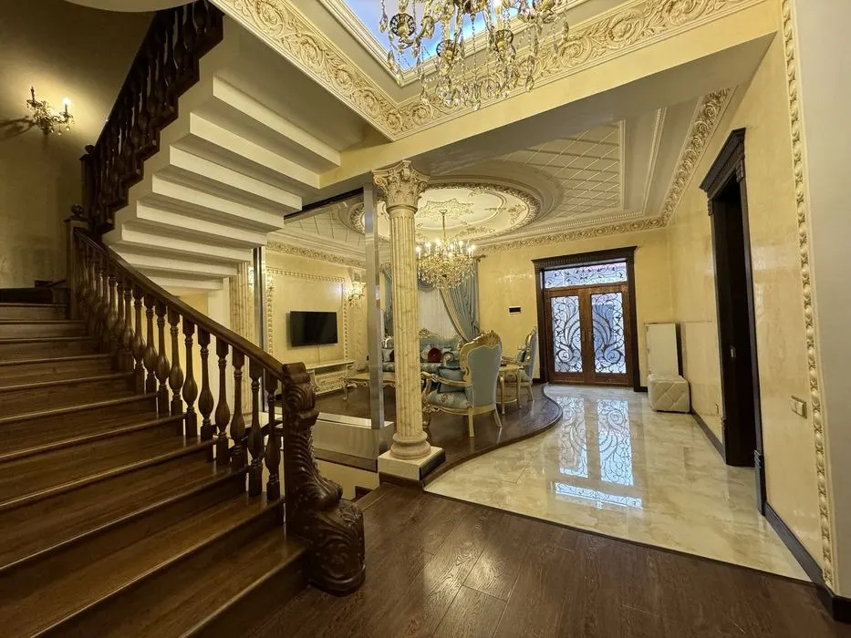 Ijaraga beriladi 6 xonali hovli uy, 4 sotix, 240 m² — Mirzo Ulugʻbek tumani