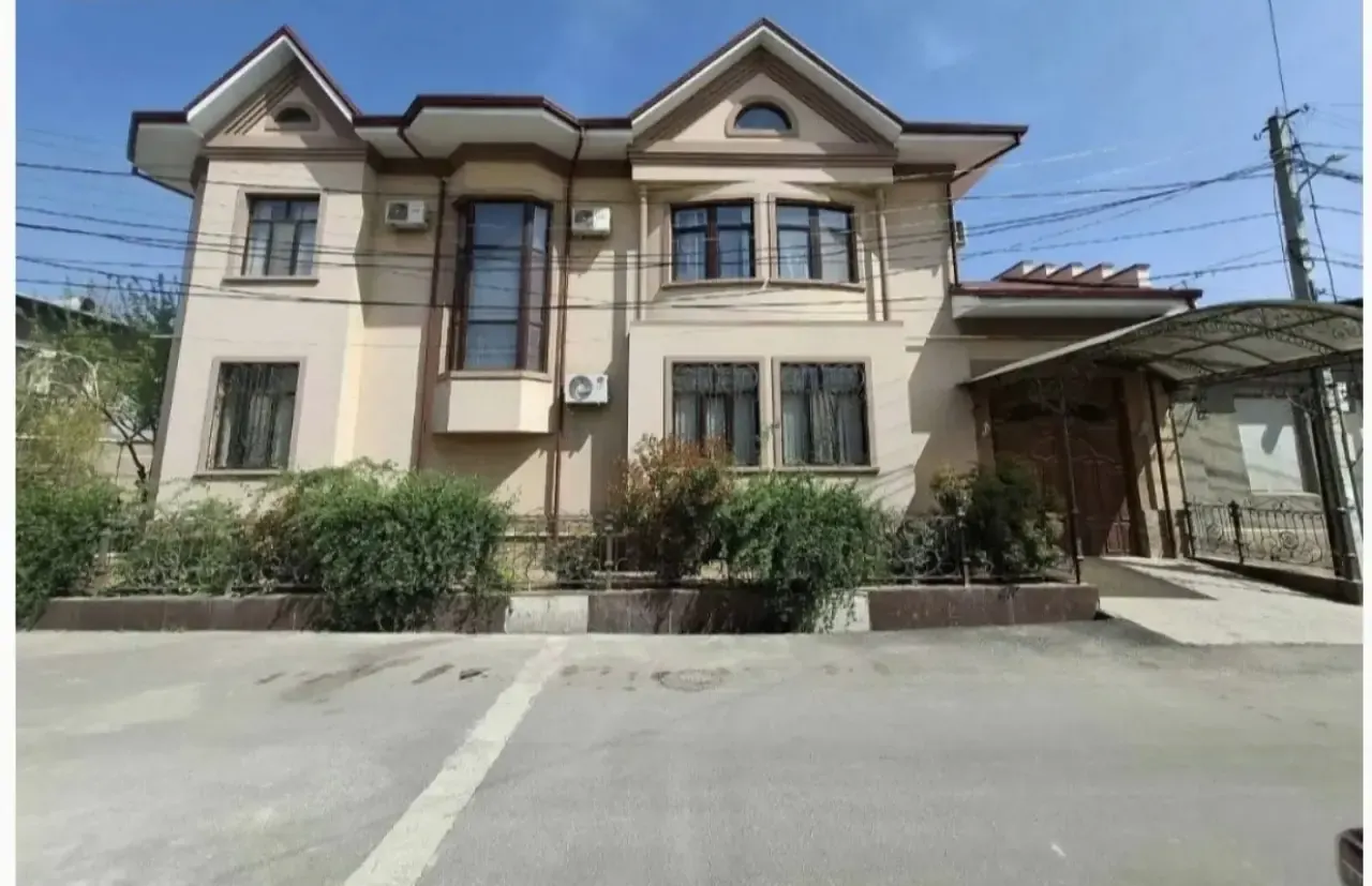 Sotiladi hovli uy, 7 sotix, 2 qavatli — Toshkent tumani