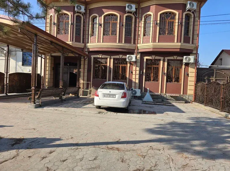 Sotiladi tijorat binosi, 350 m², 3.5 sotix — Chilonzor tumani