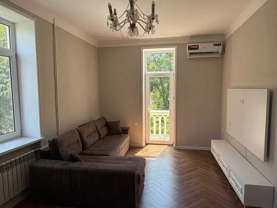Сдаётся 2-комнатная квартира, 54 м², 3/3 этаж — Шайхантахурский район