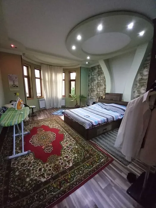 Ижарага берилади 6 хонали ҳовли уй, 255 м², 3 қаватли — Яккасарой тумани