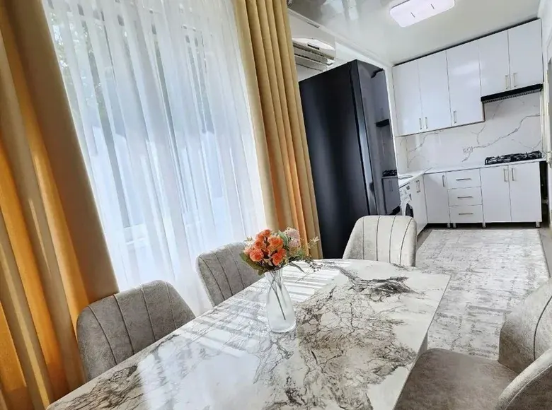 Продаётся 3-комнатная квартира, 67 м², 1/4 этаж — Чиланзарский район